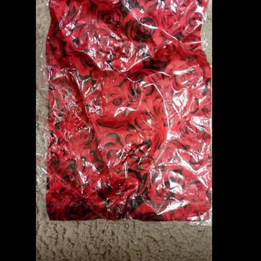 100% silk scarf, new without tag